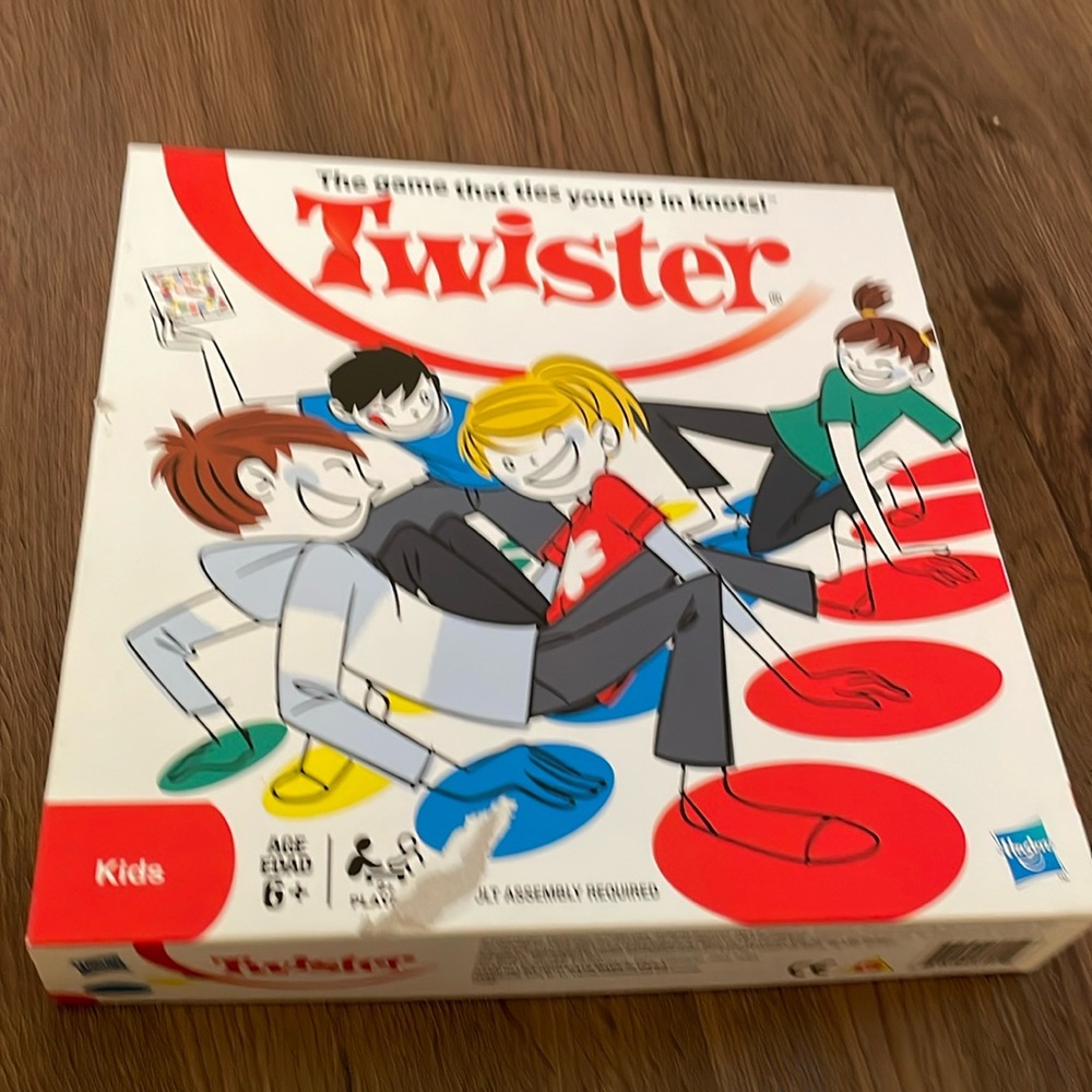Hasbro Twister Children and Adults Game Age 6 and up